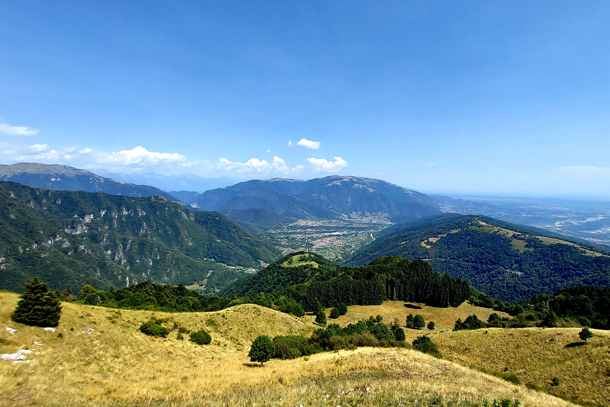trekking on Mount Grappa and the Treviso Prealps with dinner at Malga Barbeghera (BL)
